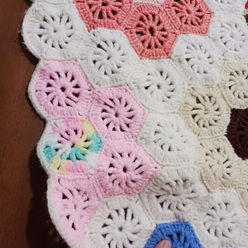 Blanket Afghan Throw GranncoreHexagon 62x42 - Picture 7 of 10